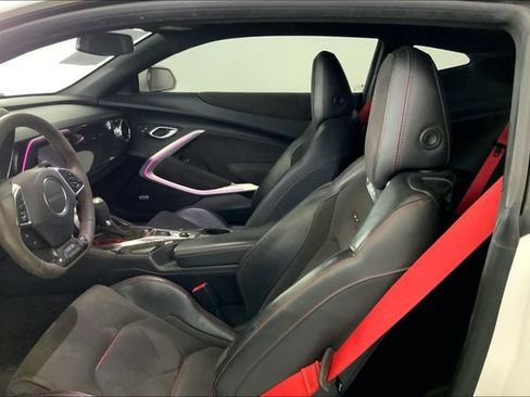 Used 2018 Chevrolet Camaro ZL1 RWD image 11