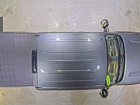 Used 2017 Nissan Titan SV image 24