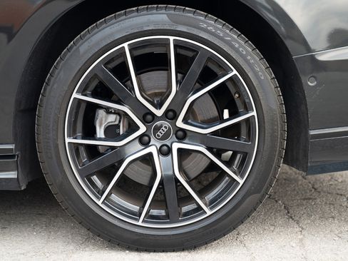 Used 2021 Audi A8 L 3.0T w/ Executive Plus Package image 9