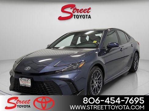 Used 2026 Toyota Camry SE w/ Convenience Package FWD image 1