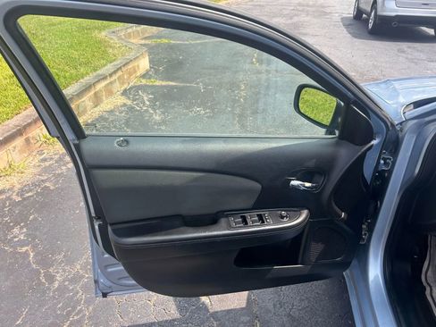 Used 2012 Chrysler 200 Touring w/ Sun/Sound Group image 9