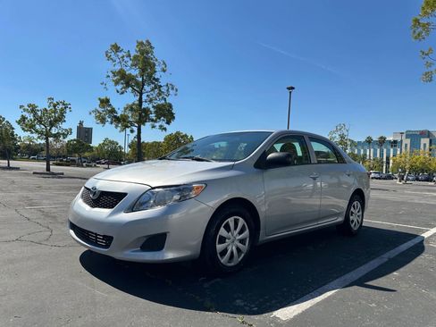 Used 2010 Toyota Corolla Sedan 4D image 5