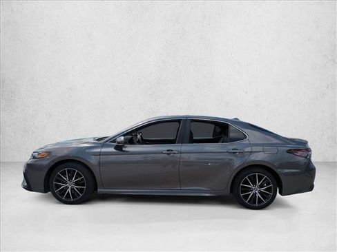 Used 2023 Toyota Camry SE FWD image 9