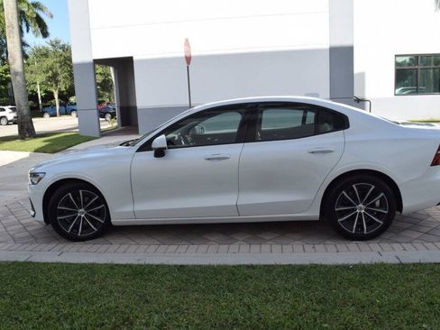 Used 2021 Volvo S60 T5 Momentum FWD image 4