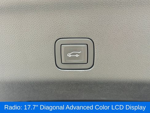 Used 2025 Chevrolet Suburban Premier AWD/4WD image 41