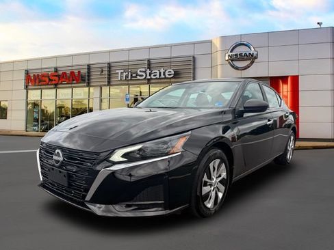 Certified 2025 Nissan Altima 2.5 S FWD image 1