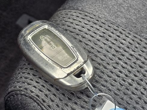 Used 2020 Hyundai Santa Fe SEL FWD image 33