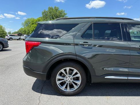 Used 2023 Ford Explorer XLT w/ Equipment Group 202A RWD image 41