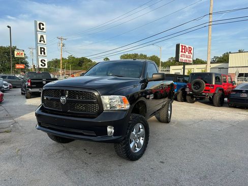 Used 2019 RAM 1500 Express RWD image 1