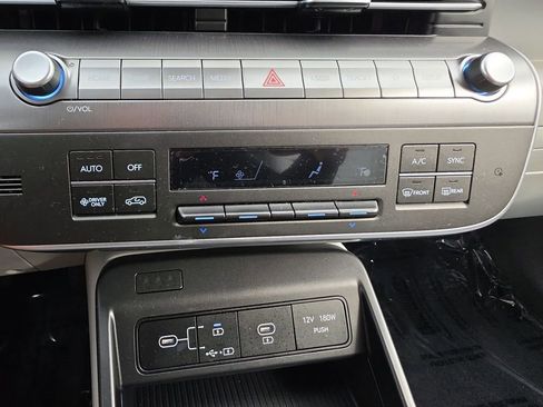 Certified 2024 Hyundai Kona SEL FWD image 18