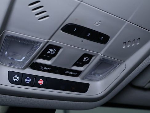 Used 2019 GMC Acadia Denali w/ Technology Package image 29