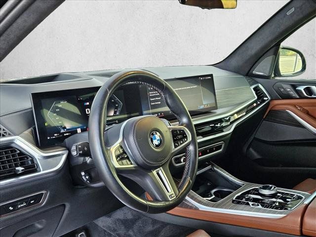 Used 2025 BMW X7 M60i AWD/4WD image 13