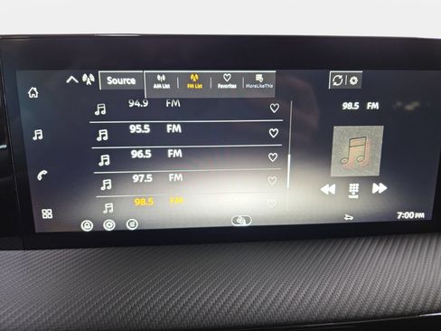 New 2026 Nissan Kicks SR FWD image 21