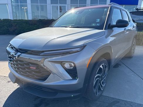 Used 2025 Chevrolet TrailBlazer RS image 2