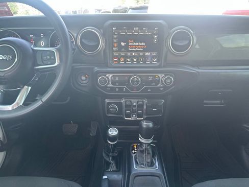 Used 2023 Jeep Gladiator Overland AWD/4WD image 20