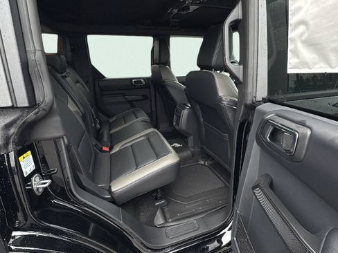 Certified 2025 Ford Bronco Outer Banks w/ Sasquatch Package AWD/4WD image 25