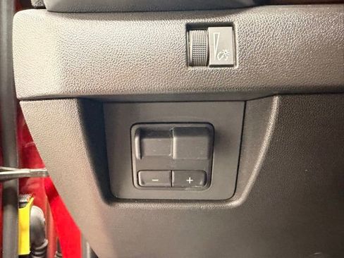 Used 2024 GMC Canyon AT4 w/ Technology Package AWD/4WD image 26