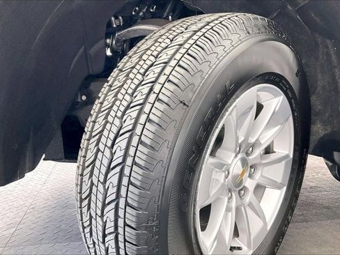 Used 2025 Chevrolet Silverado 1500 LT image 33