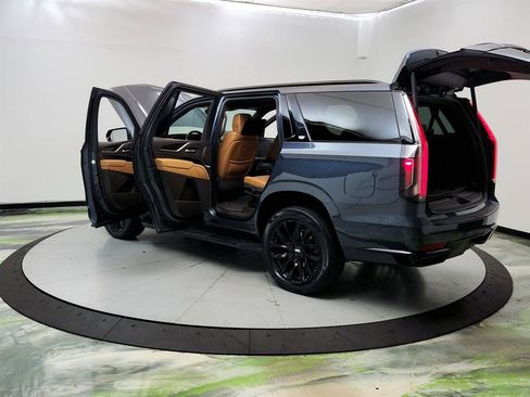 Used 2021 Cadillac Escalade Sport w/ LPO, ONYX Package AWD/4WD image 12