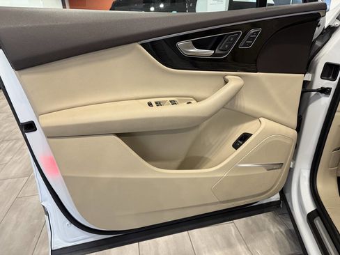 Used 2017 Audi Q7 3.0T Premium Plus image 16