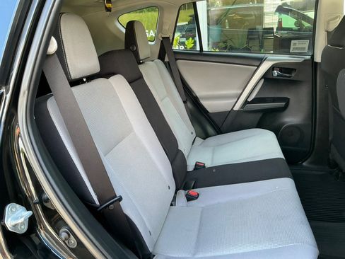 Used 2016 Toyota RAV4 XLE AWD/4WD image 27