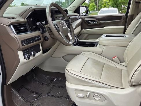 Used 2022 GMC Yukon Denali AWD/4WD image 16