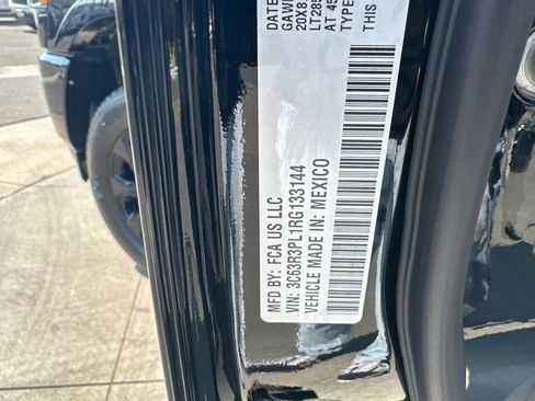 Used 2024 RAM 3500 Limited image 30