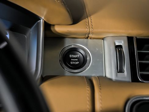 Used 2020 Land Rover Range Rover LWB SV Autobiography image 32