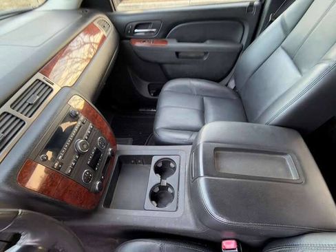 Used 2010 Chevrolet Silverado 1500 LTZ w/ Z71 Appearance Package image 18