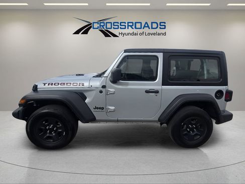 Used 2023 Jeep Wrangler Sport image 4