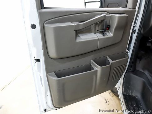 Used 2023 GMC Savana 3500 w/ Power Convenience Package RWD image 14