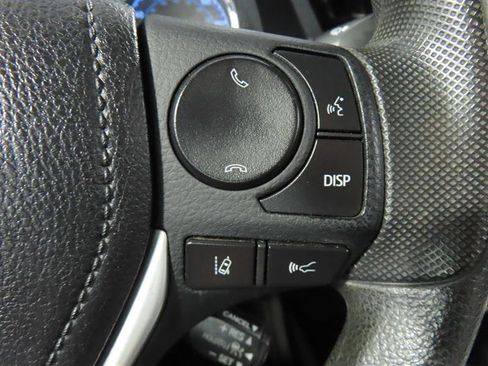 Used 2019 Toyota Corolla LE image 19