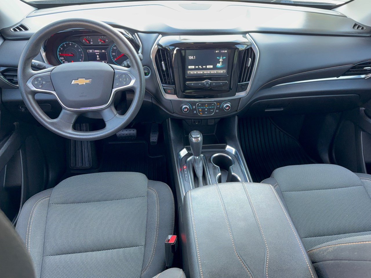 Used 2018 Chevrolet Traverse LS FWD image 17