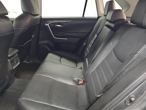 Used 2022 Toyota RAV4 XLE Premium AWD/4WD image 10