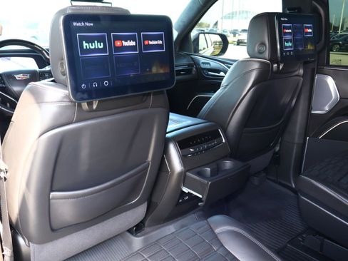 Used 2024 Cadillac Escalade V w/ LPO, ONYX Package image 20