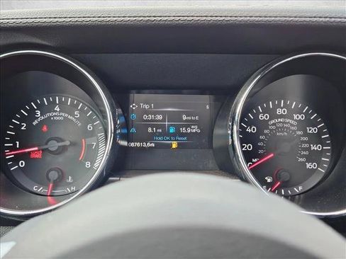 Used 2017 Ford Mustang Coupe RWD image 11