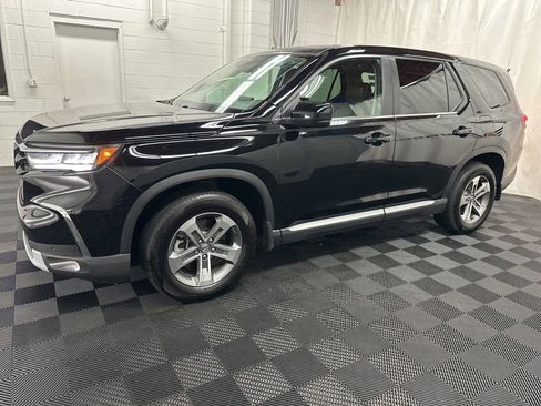Used 2023 Honda Pilot EX-L image 3