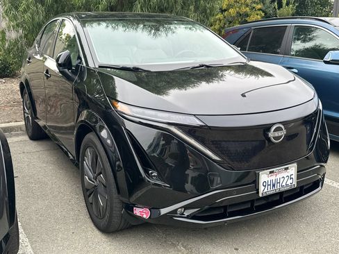 Certified 2023 Nissan Ariya FWD image 2