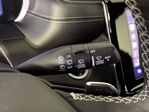 New 2025 Jeep Grand Cherokee L Altitude image 18