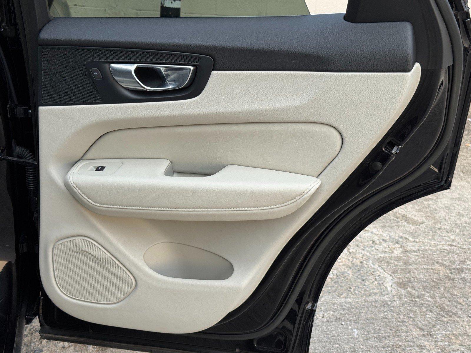 Used 2023 Volvo XC60 B5 Plus w/ Protection Package Premier FWD image 47