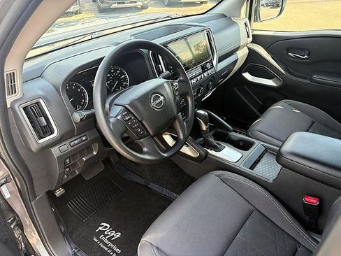Used 2025 Nissan Frontier SV RWD image 14