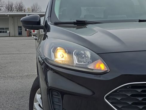 Used 2021 Ford Escape SE w/ Cold Weather Package image 9
