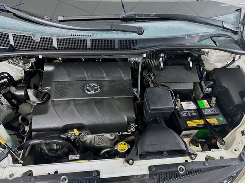 Used 2013 Toyota Sienna SE FWD image 35
