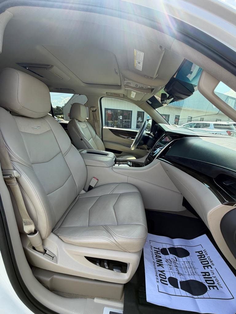 Used 2018 Cadillac Escalade Premium Luxury RWD image 10