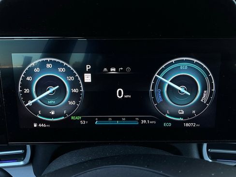 Used 2025 Hyundai Elantra Limited image 41