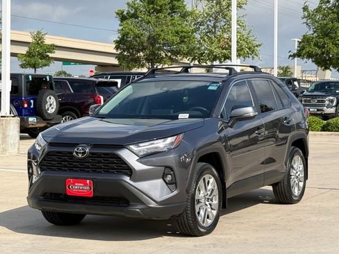 Used 2025 Toyota RAV4 XLE Premium FWD image 6