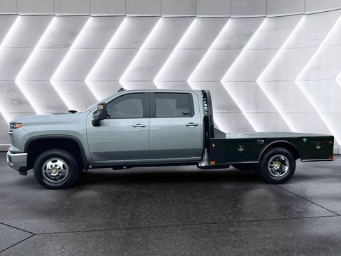 Used 2025 Chevrolet Silverado 3500 LT w/ Convenience Package AWD/4WD image 4