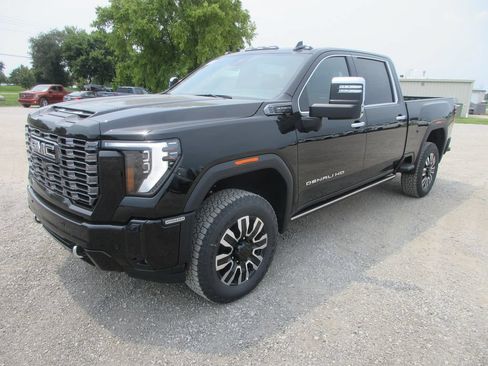 New 2026 GMC Sierra 2500 Denali Ultimate AWD/4WD image 10