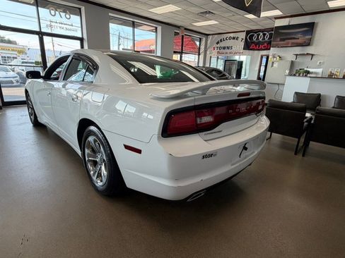 Used 2014 Dodge Charger SE w/ Sport Appearance Group RWD image 8