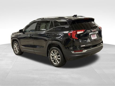 Used 2023 GMC Terrain SLT image 3